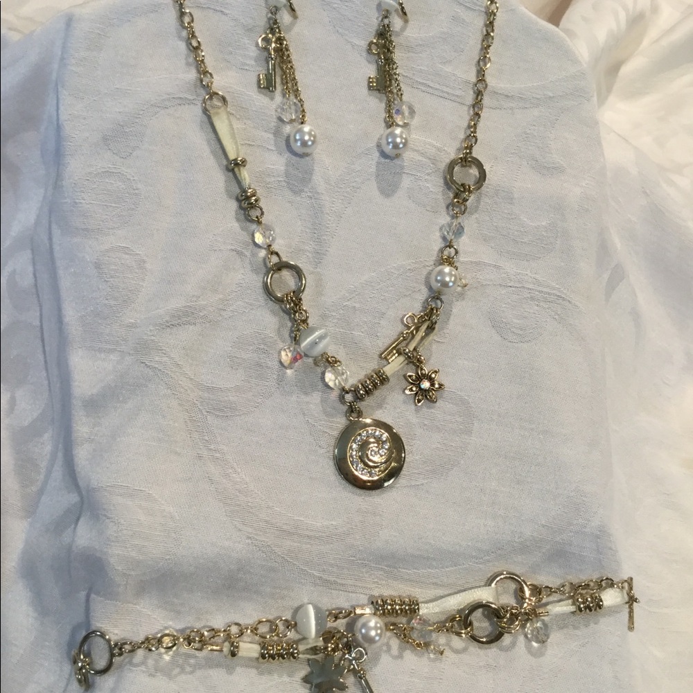 💜  Cookie Lee gold charms sets